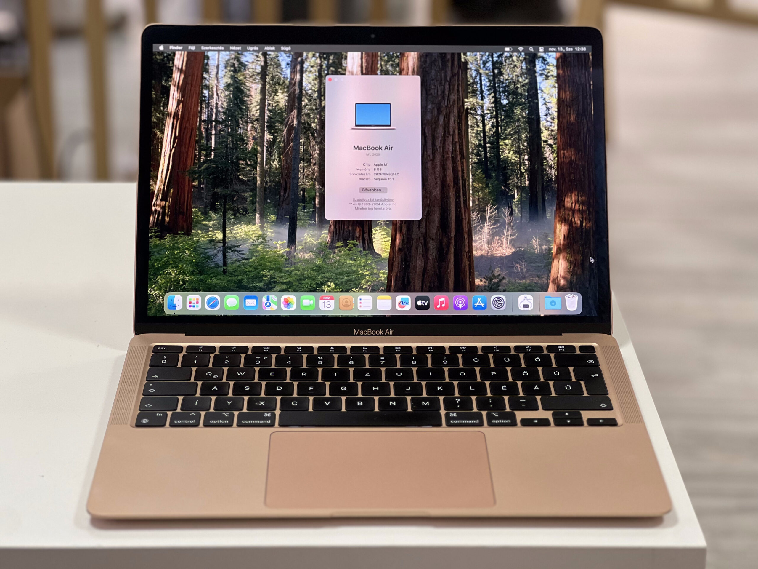 MacBook Air 2020 13 M1 256GB 1 ÉV Garanciával Számlával Aksi 98%