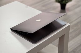 MacBook Air 2020 13 M1 256GB 1 ÉV Garanciával Számlával