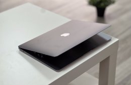 Hibátlan MacBook Air 2020 13 M1 256GB 1 ÉV Garanciával Számlával Aksi 93%