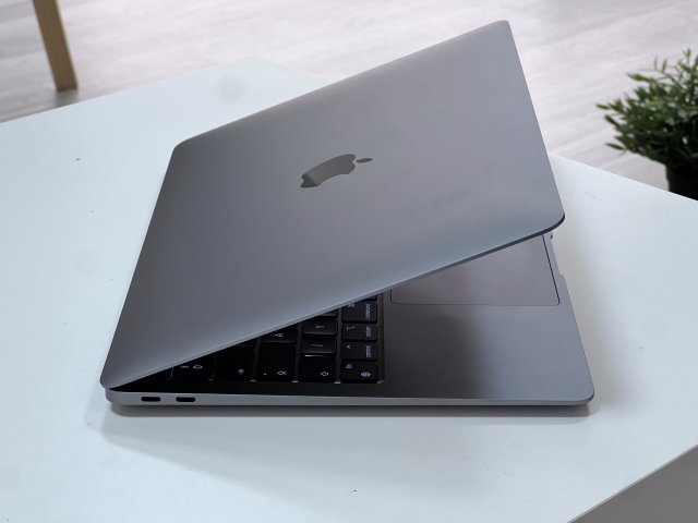 Hibátlan MacBook Air 2020 13 M1 256GB 1 ÉV Garanciával Számlával Aksi 93%