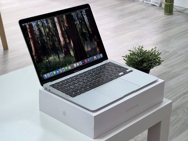 Hibátlan MacBook Air 2020 13 M1 256GB 1 ÉV Garanciával Számlával Aksi 98%