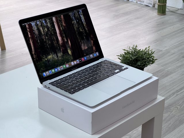 Hibátlan MacBook Air 2020 13 M1 256GB 1 ÉV Garanciával Számlával Aksi 95%