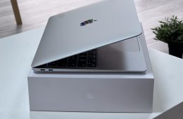 Hibátlan MacBook Air 2020 13 M1 256GB 1 ÉV Garanciával Számlával Aksi 95%