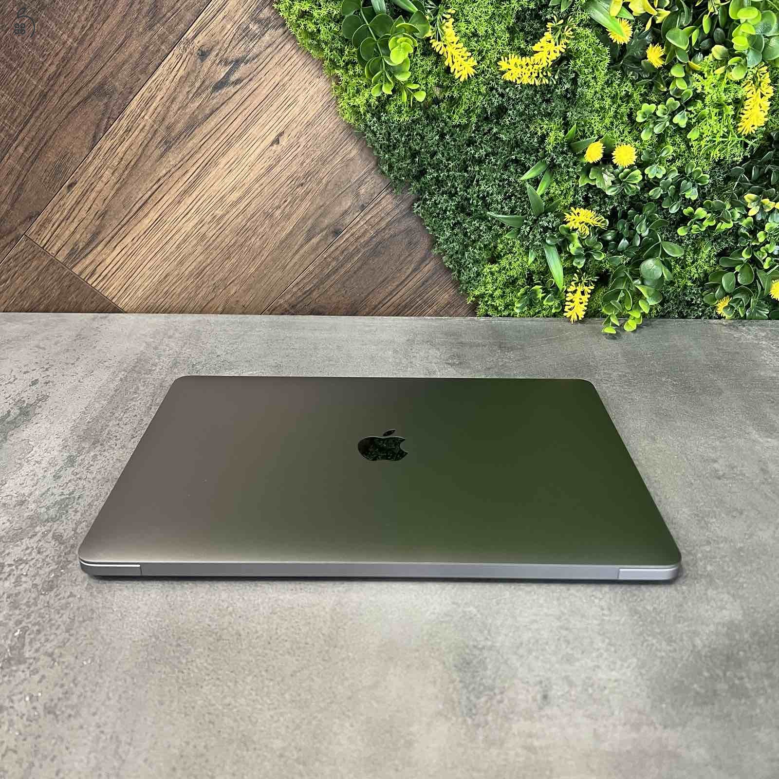 Újszerű Apple MacBook Air 13