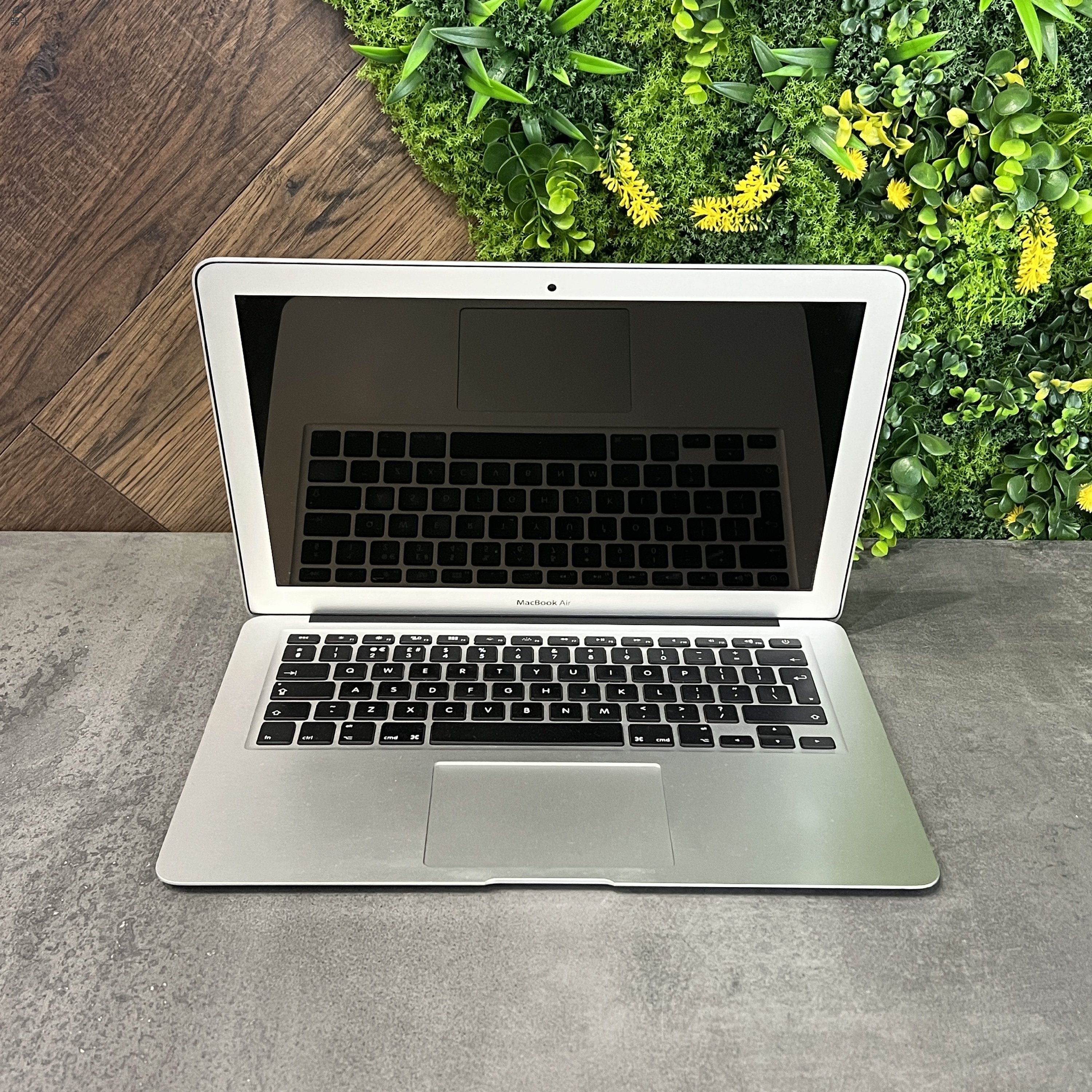  Újszerű Apple MacBook Air 13