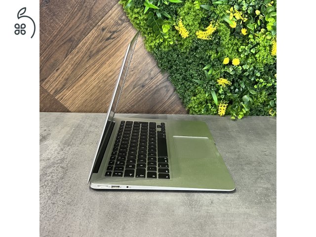  Újszerű Apple MacBook Air 13