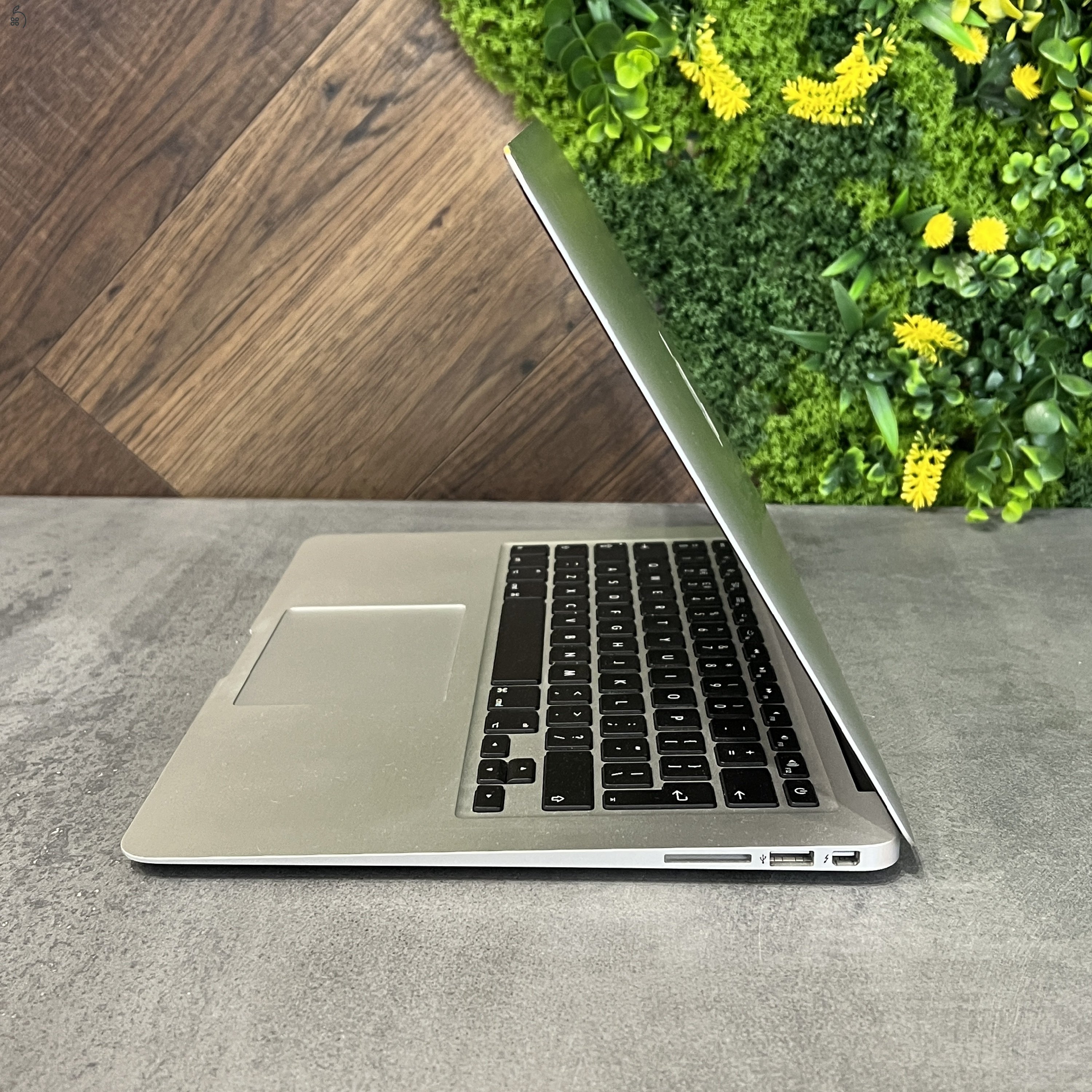  Újszerű Apple MacBook Air 13