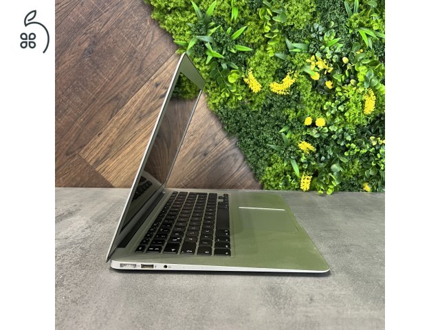  Újszerű Apple MacBook Air 13