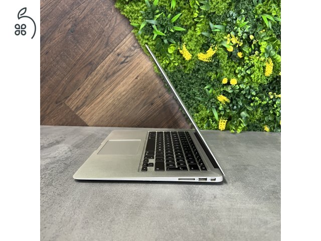  Újszerű Apple MacBook Air 13