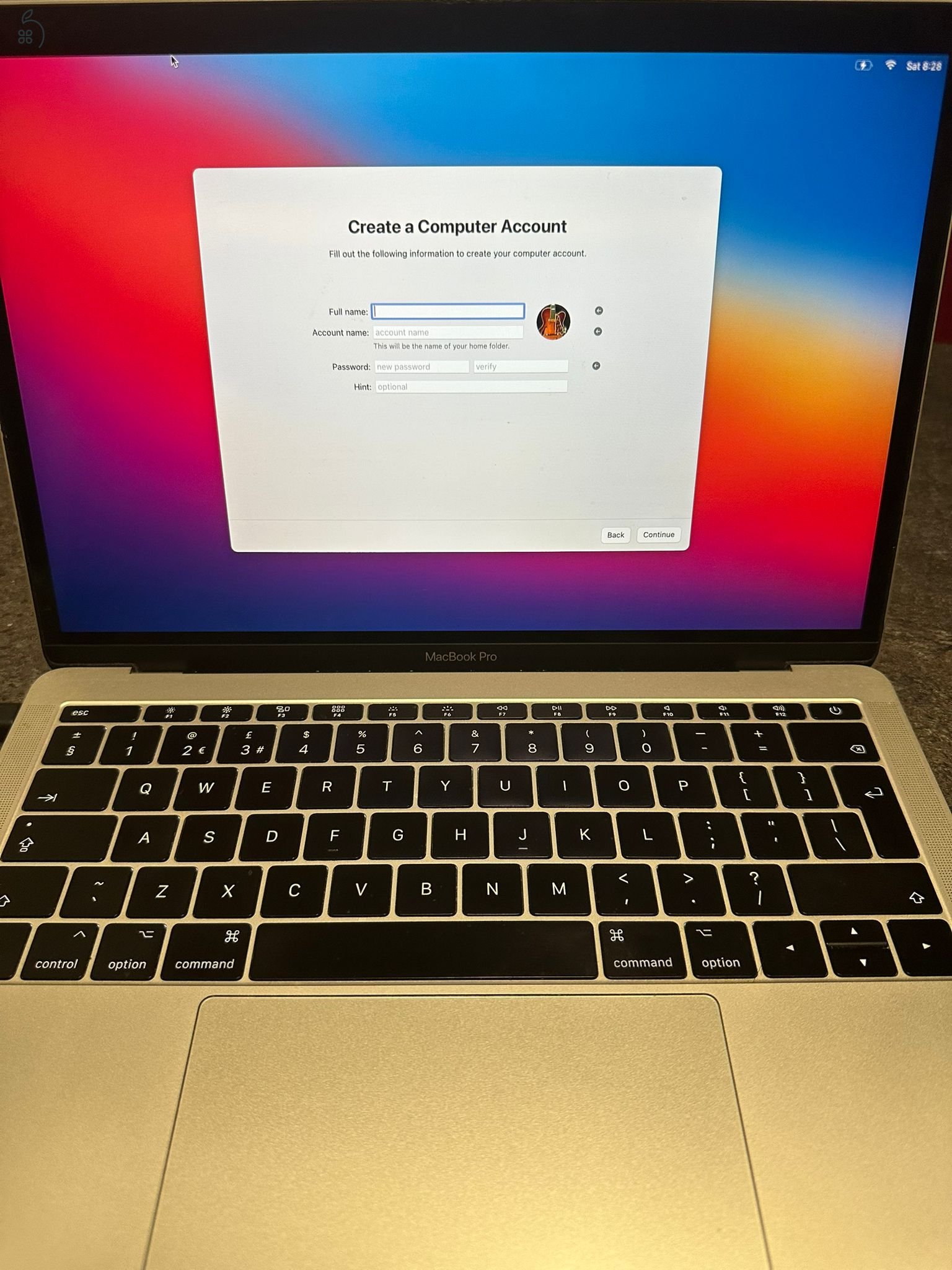 Eladó Apple MacBook Pro 13” (2017), 8 GB RAM, 1 TB SSD – Új akkumulátorral, védőtokban használt!