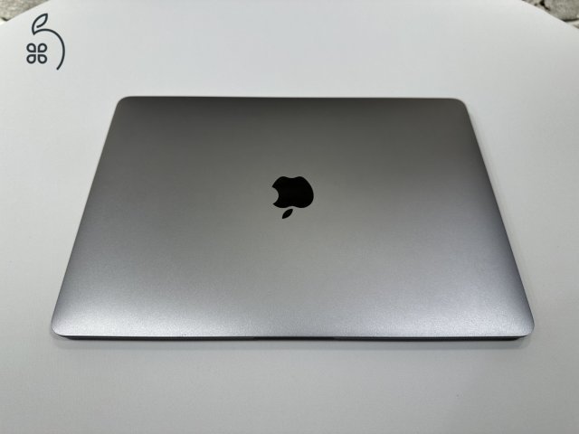 MacBook Air 2020 13 M1 256GB (esztétikai sérülés)