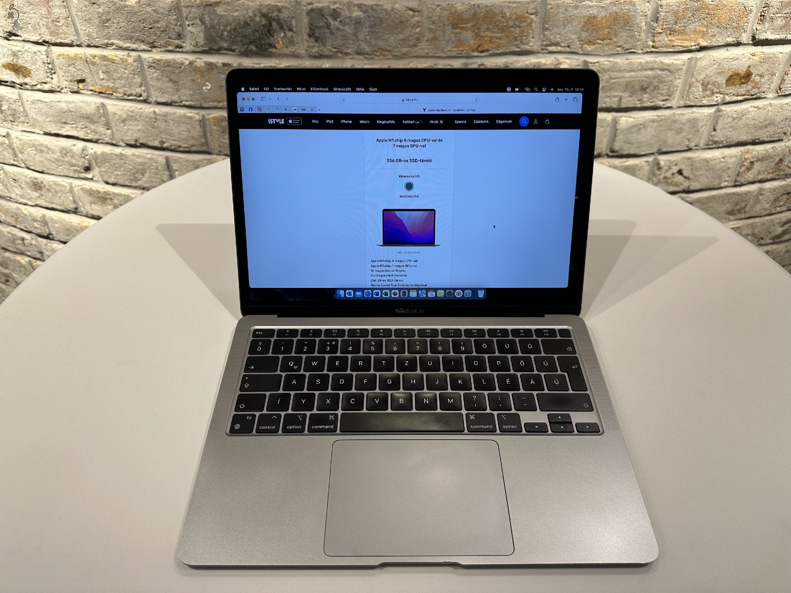 MacBook Air 2020 13 M1 256GB (esztétikai sérülés)