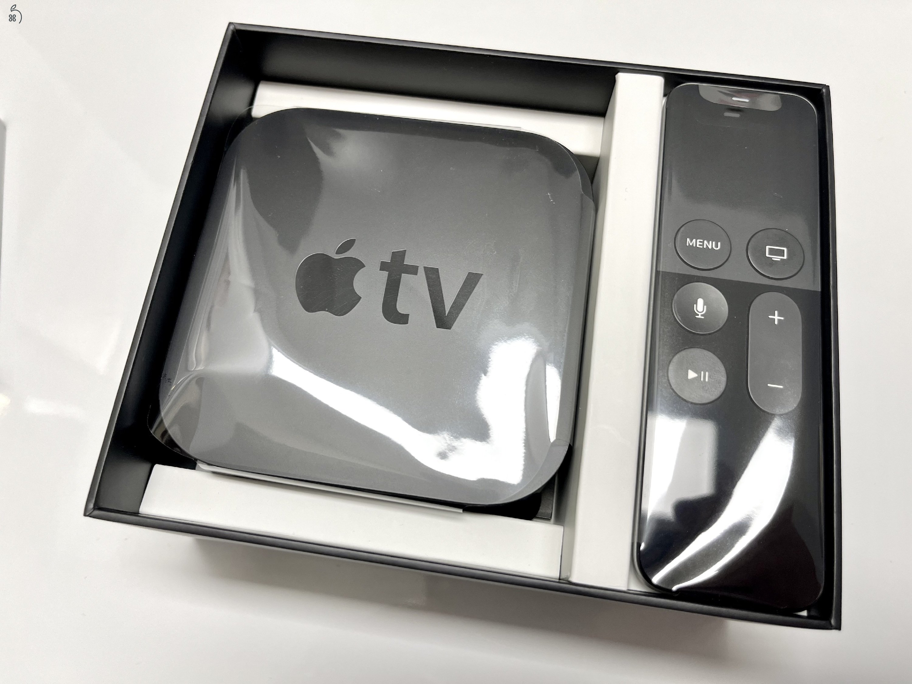 Apple TV 4 32 GB szép állapotban gyári dobozában