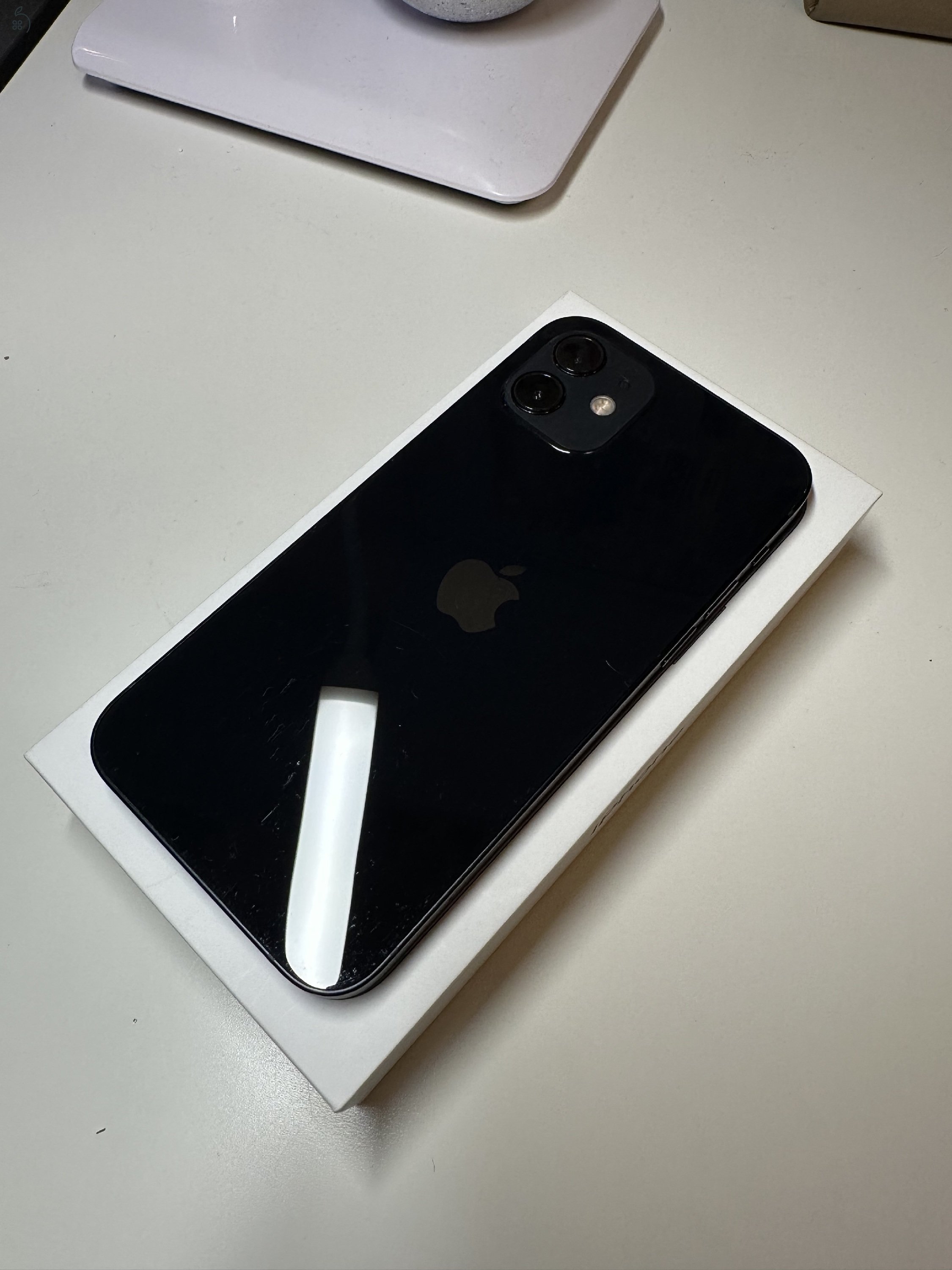 Hibátlan állapotú Iphone12 - Fekete - 128GB Független