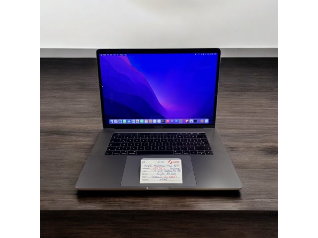 22. Apple MacBook Pro 15″ - 2016 - Touch Bar - i7 - 16 GB RAM - 512 GB SSD - ÚJ AKKU