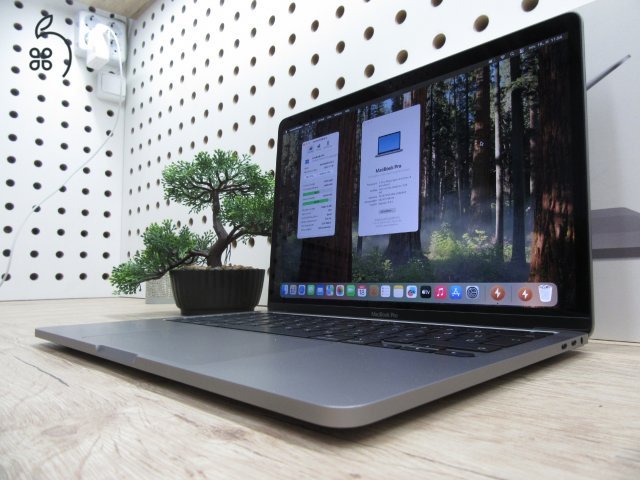 Apple Macbook Pro 13 - 2020 - Használt, megkímélt