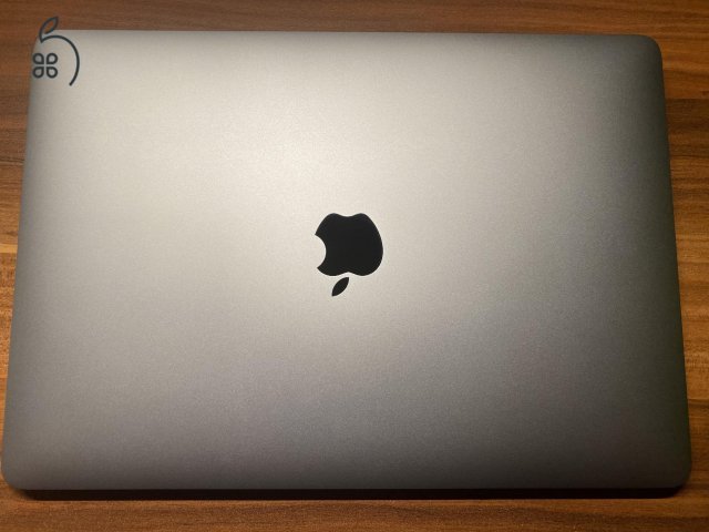 Macbook Air M1 (2020) - 8/256 - 98% akkumulátor - számlával - kiváló állapot