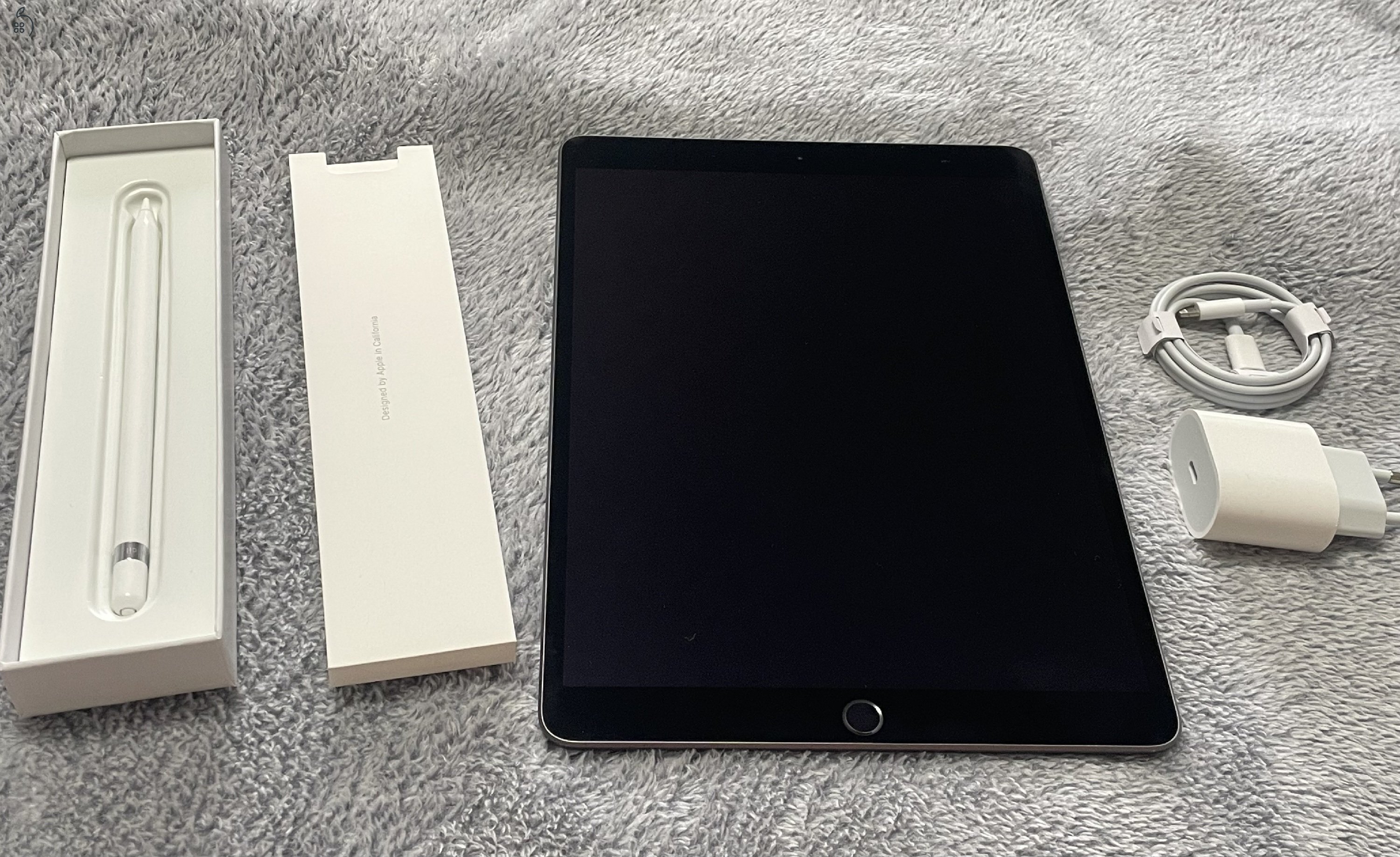 iPad Air 3 64GB WiFi + Apple Pencil (1th gen) megkímélt állapotban