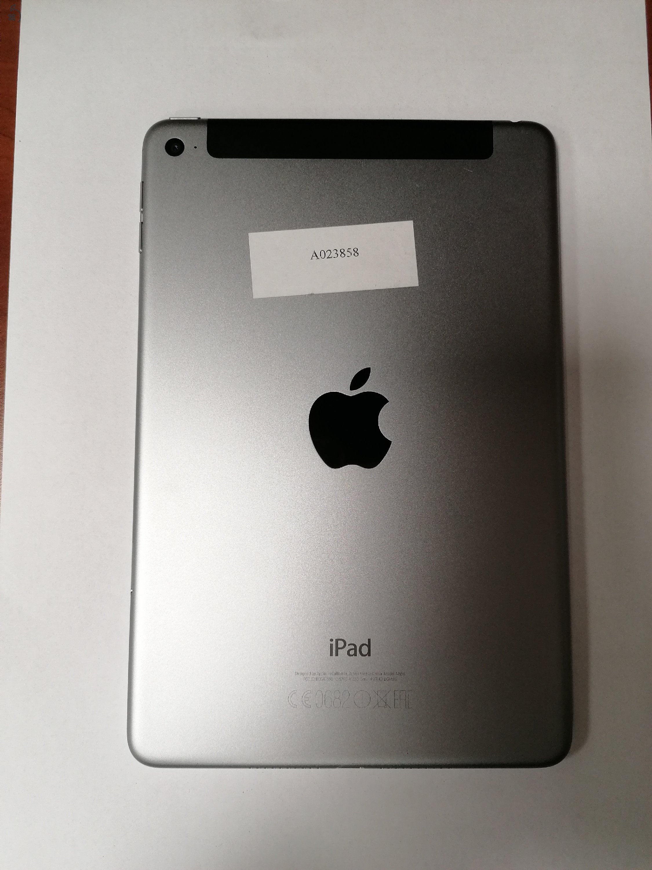 Ipad Mini 4 16 gb wifi+cellular space gray Újszerű állapotban megkímélt 