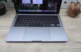 Apple Retina Macbook Pro 13 - 2020 - Használt, karcmentes