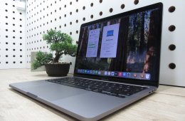 Apple Retina Macbook Pro 13 - 2020 - Használt, karcmentes