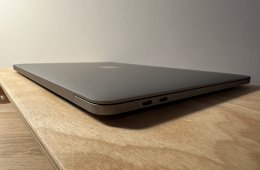 Megkímélt állapot | 1 éves akkumulátor | MacBook Pro | 2,3 | 13