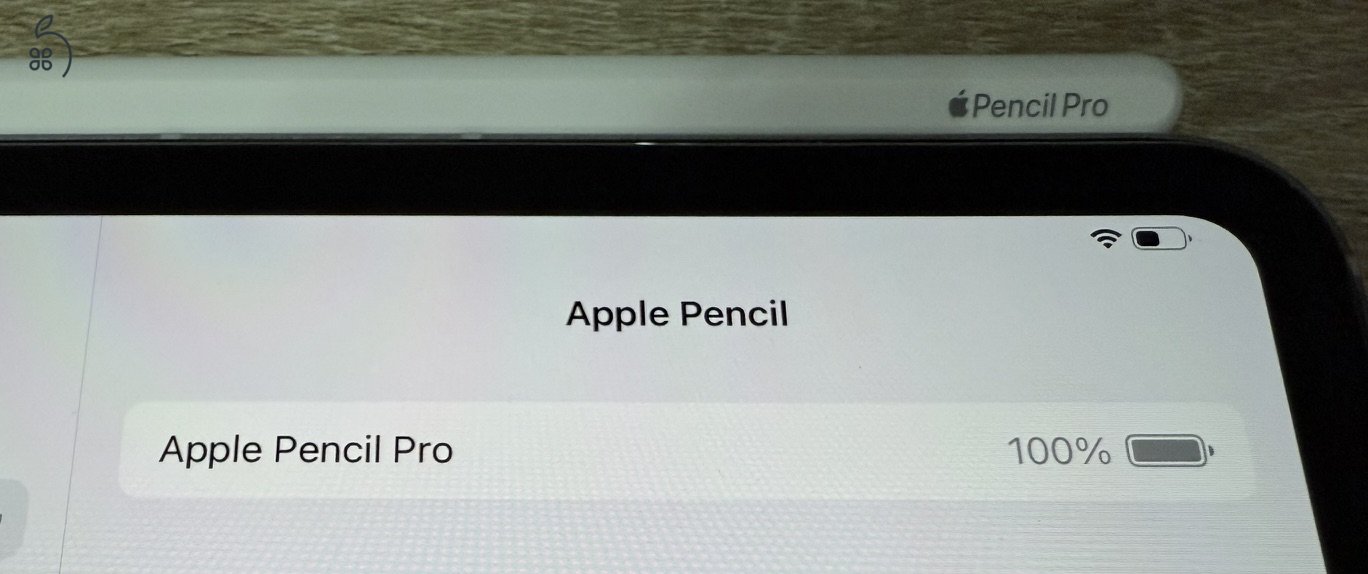 Tökéletes állapotú, szinte új iPad Pro 11-inch 2024 (M4), WiFi + Cellular, 256GB, + Pencil Pro + Magic Keyboard (US) + Smart Folio
