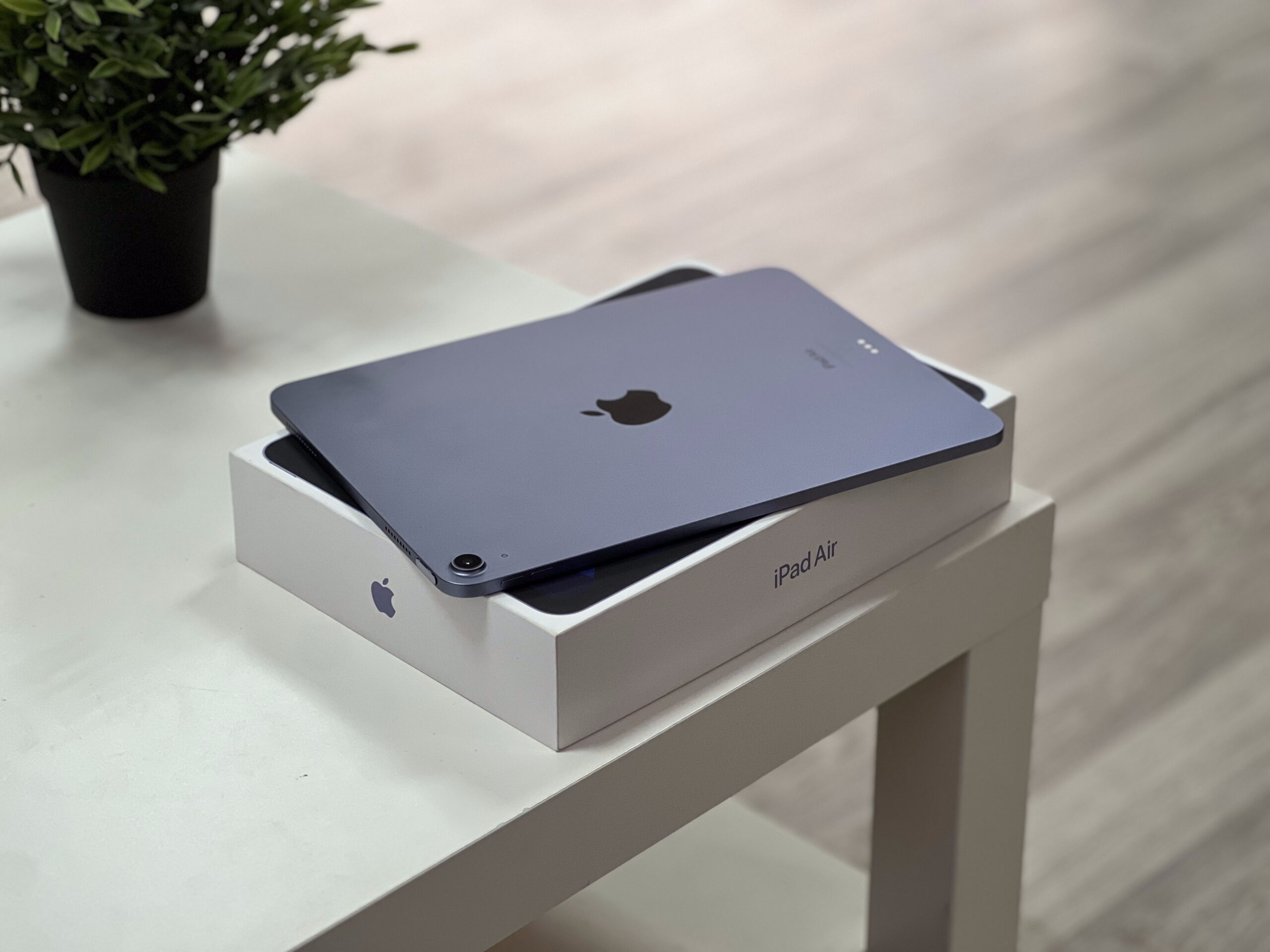 Hibátlan iPad Air 5th Generáció M1 Purple 64GB 1 Év Garanciával Számlával