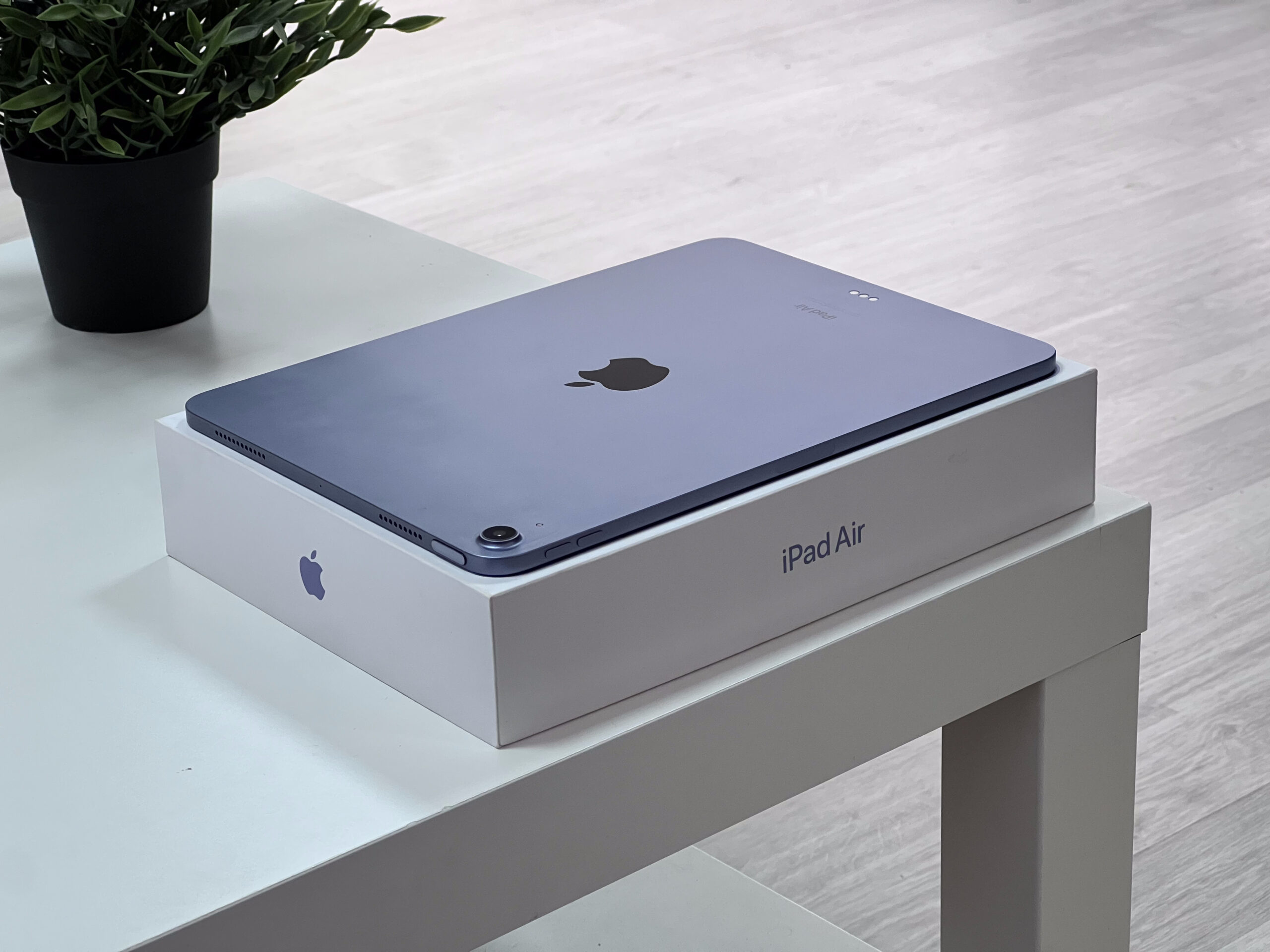 Hibátlan iPad Air 5th Generáció M1 Purple 64GB 1 Év Garanciával Számlával