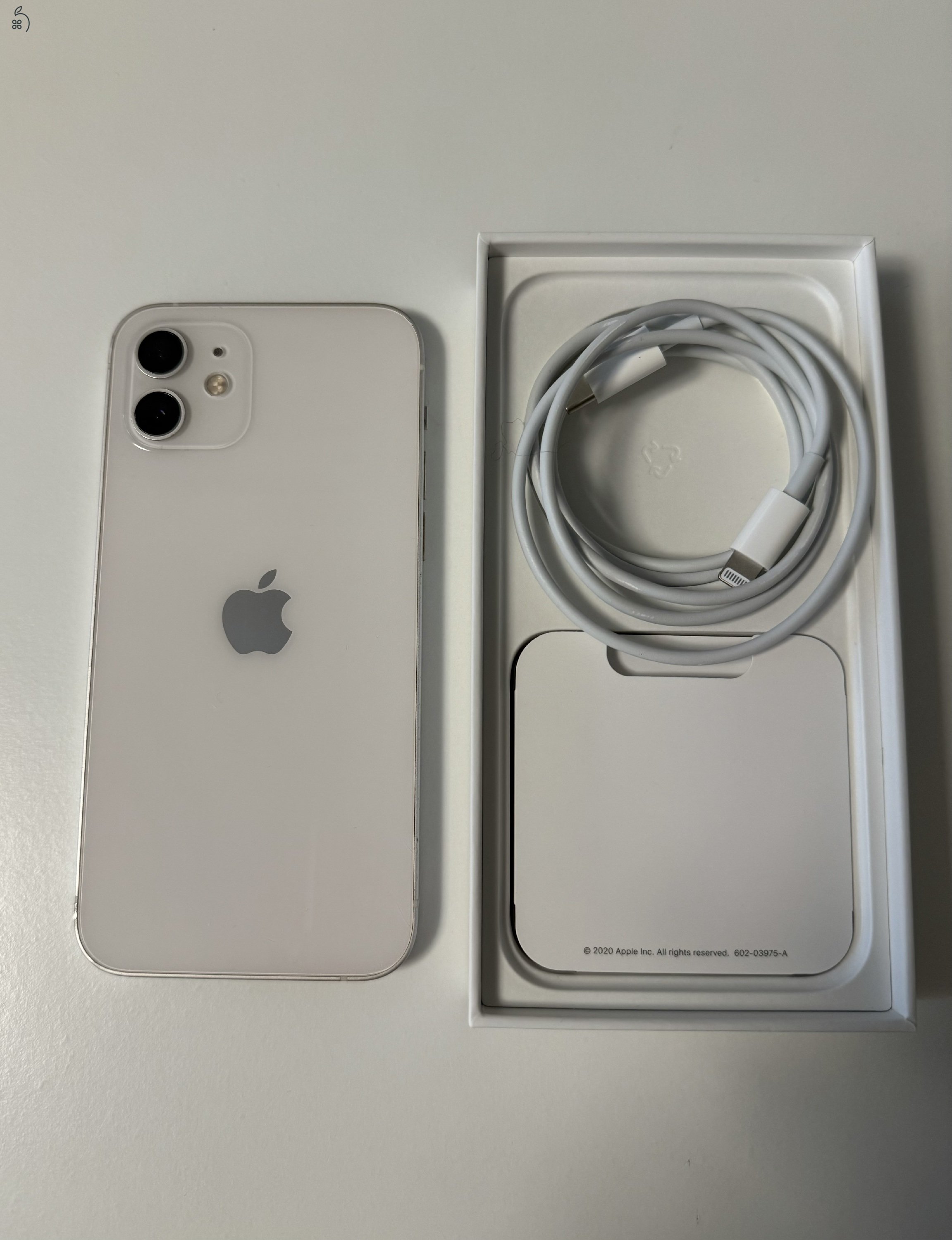 IPhone 12 64 GB fehér szép állapot