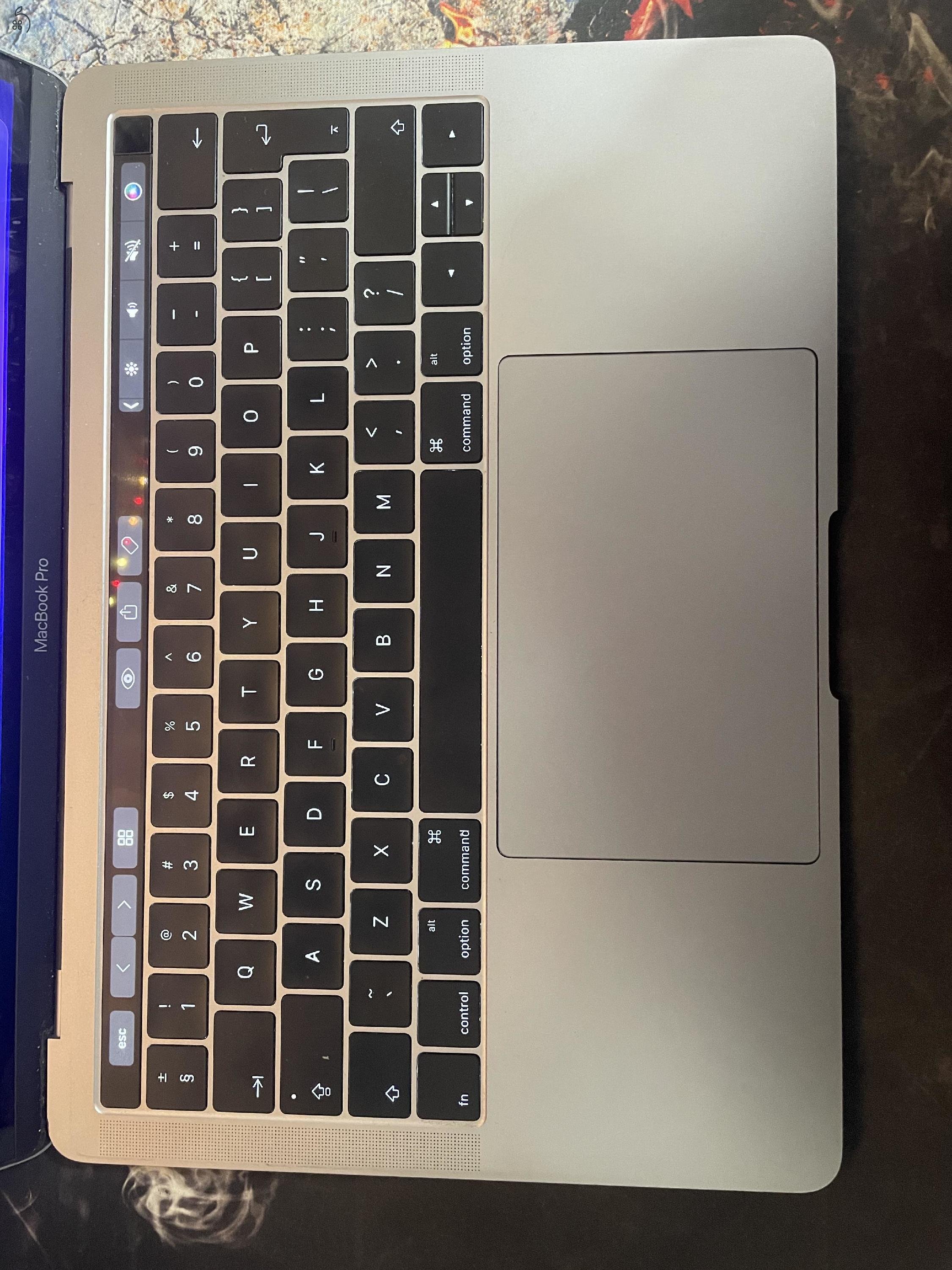 Szép állapotú Touch Bar MacBook Pro (Ajándéknak is jó)