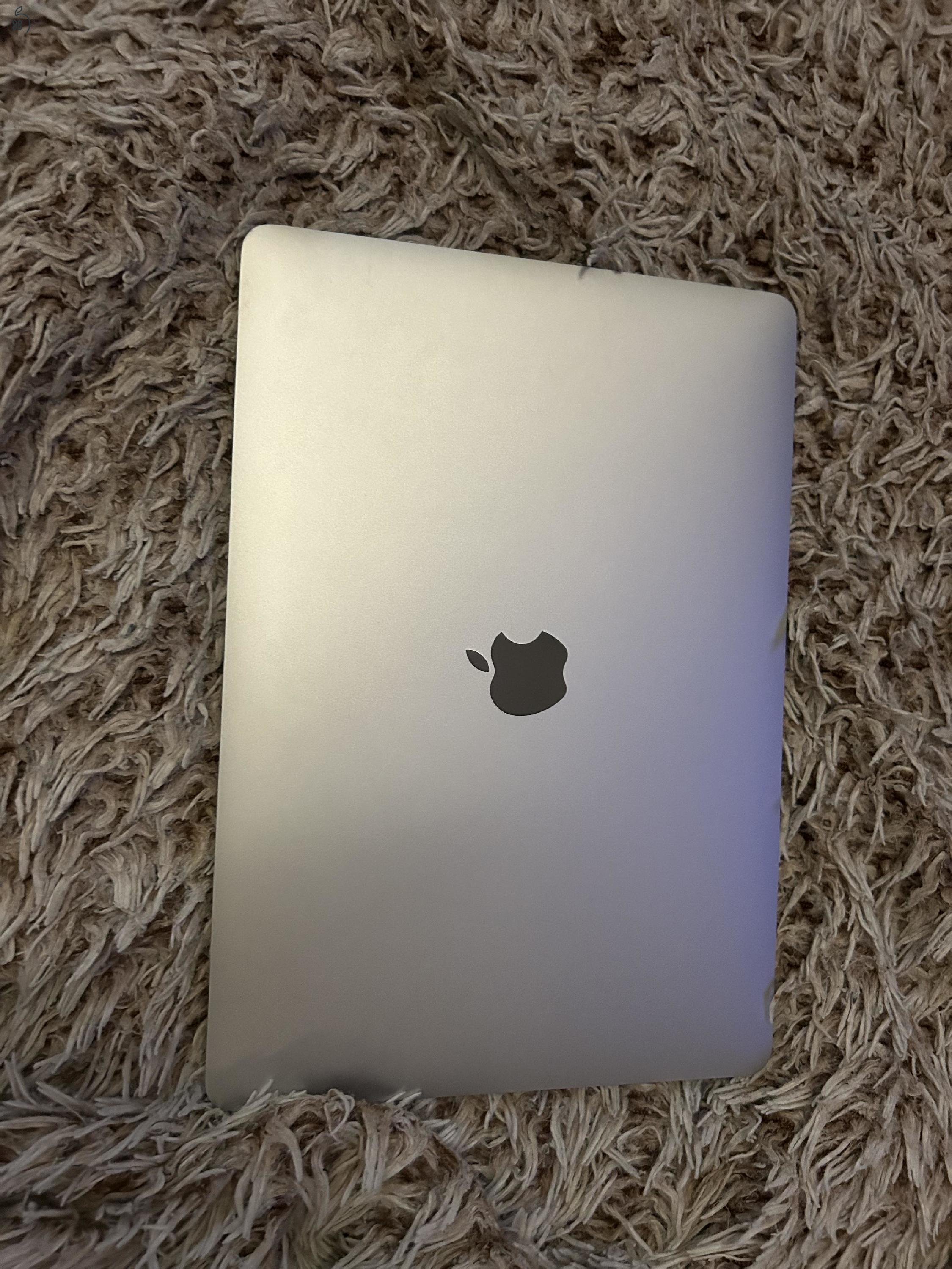 Apple MNEQ3 MacBook Pro M2 13,3 , 512GB, Ezüst