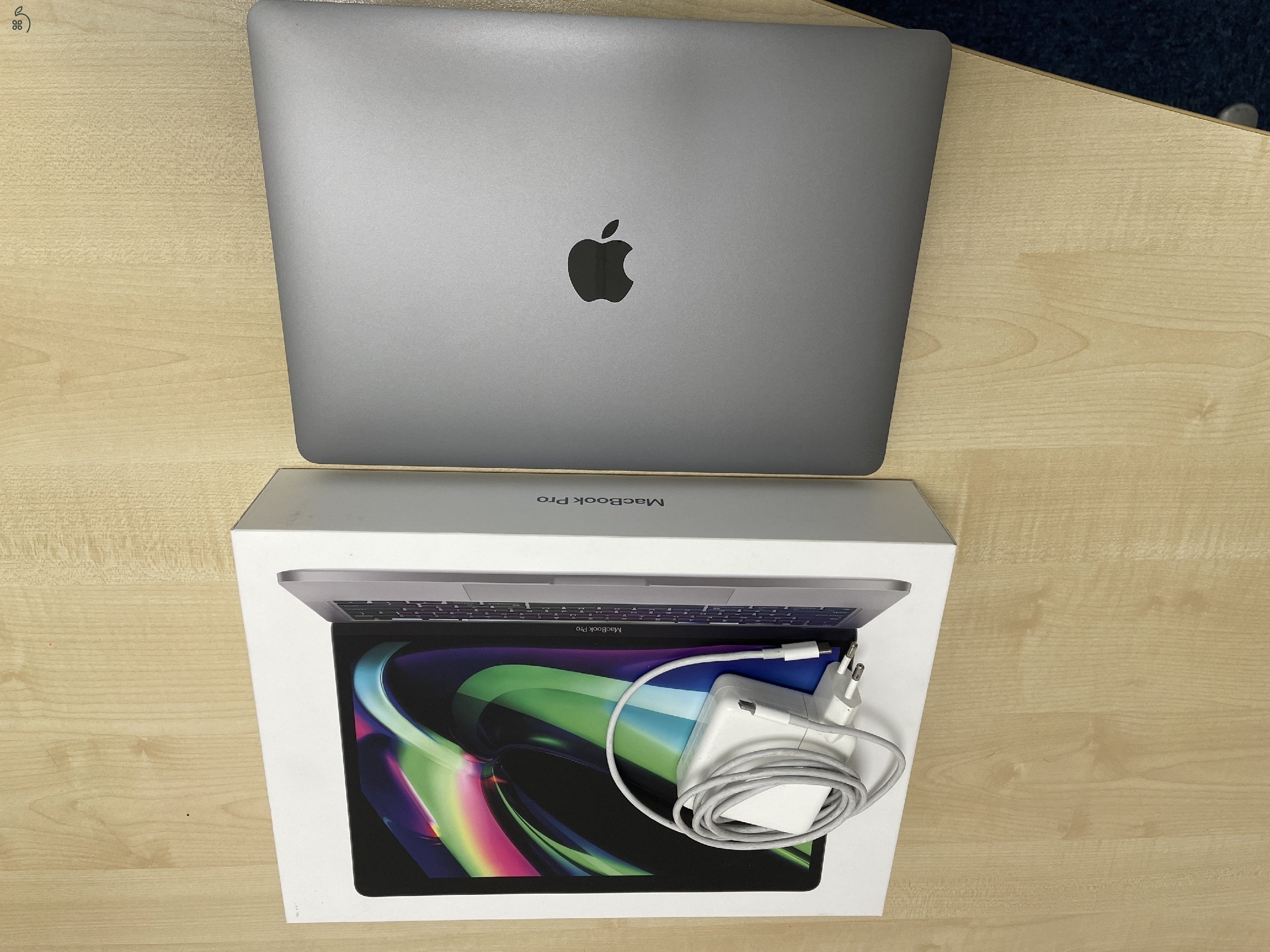 Macbook Pro M1 2020 8GB RAM 256GB SSD Magyar bill, 95% akku, Space Gray