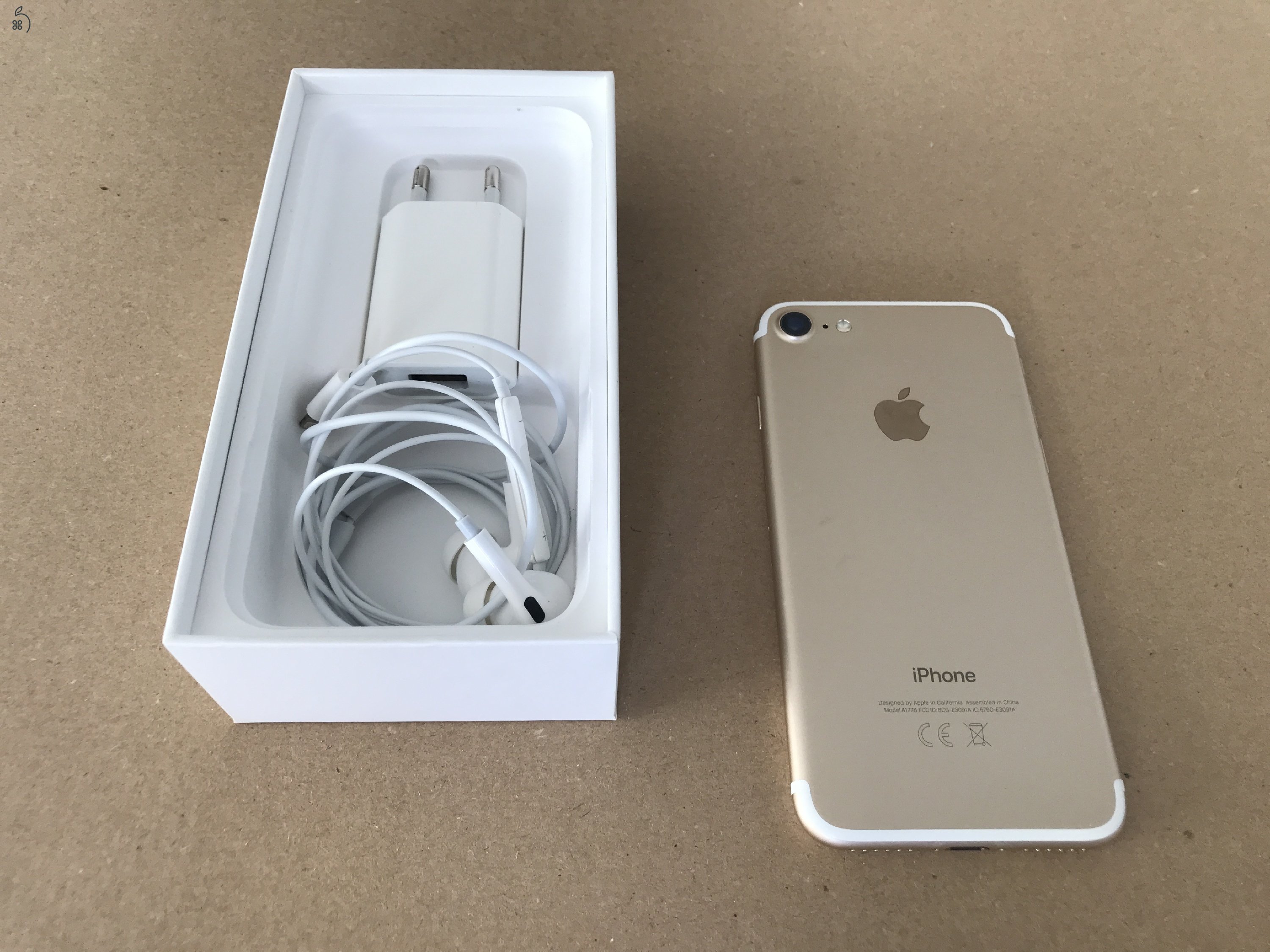 Apple iphone 7 Gold Kártyafüggetlen 128 GB