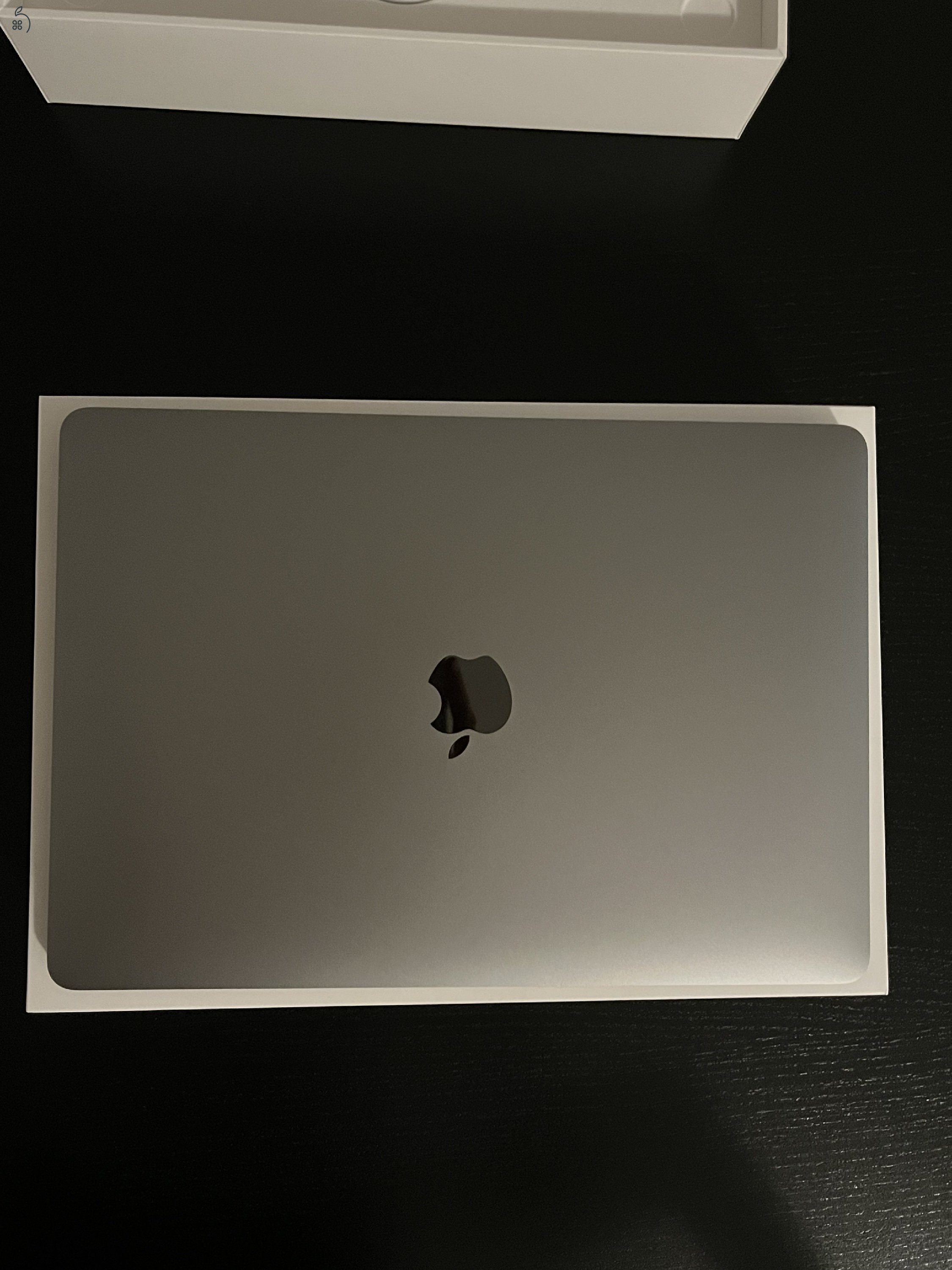 Macbook Air 2020, Intel i3, 8GB, 256 GB SSD