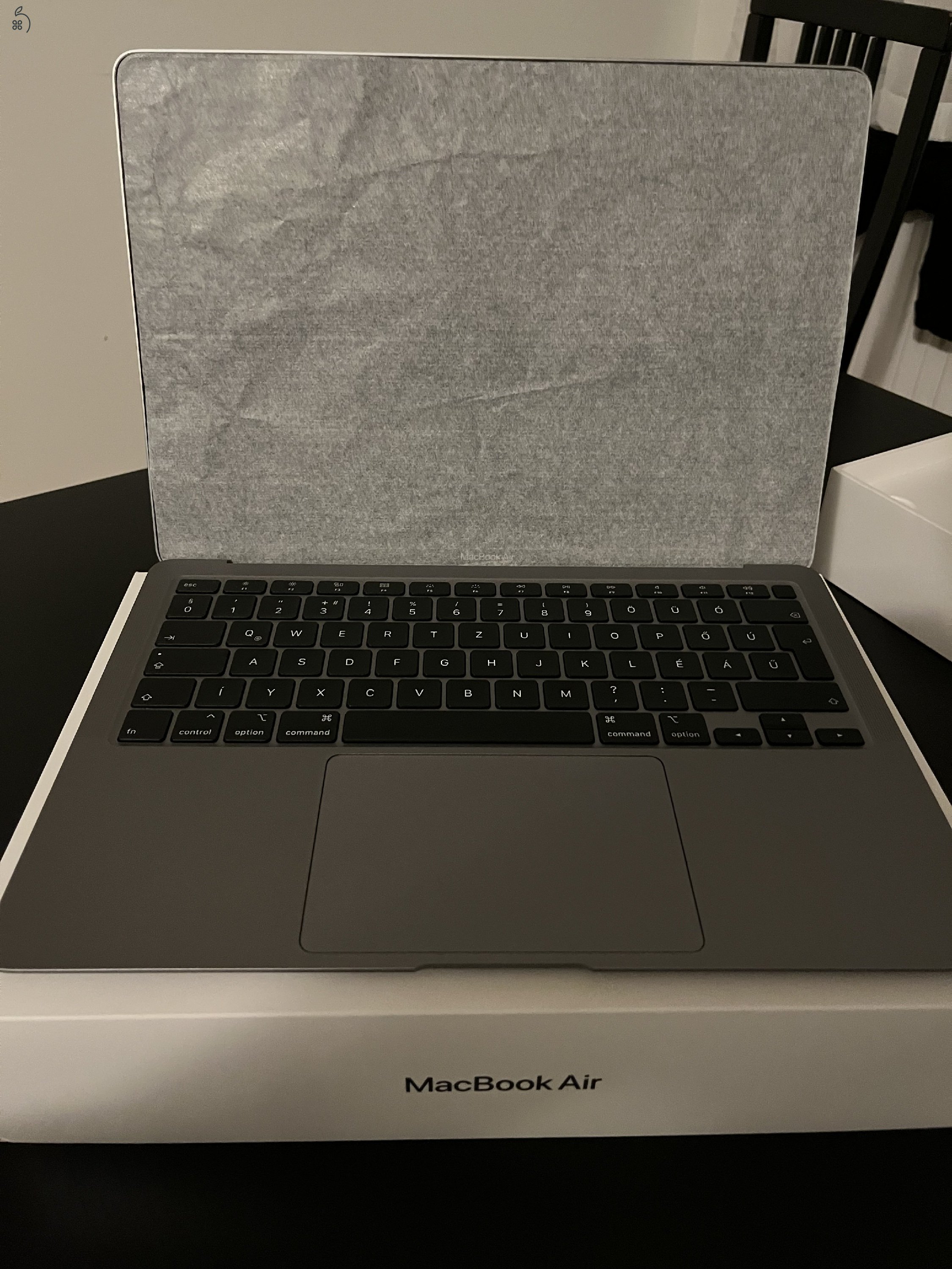 Macbook Air 2020, Intel i3, 8GB, 256 GB SSD