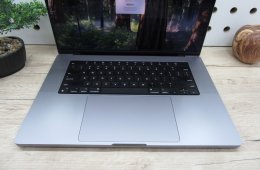 Apple Macbook 16 M1 Pro - 2021 - Használt, szép állapot