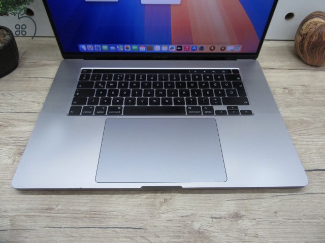 Apple Macbook Pro 16 - 2019 - Használt, megkímélt