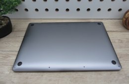  Apple Retina Macbook Pro 16 - 2019 - Használt, szép állapot 