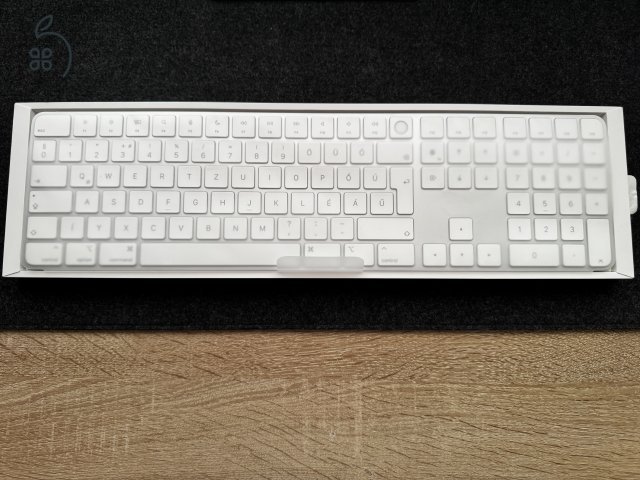 Apple Magic Keyboard with Touch ID and Numeric Keypad 