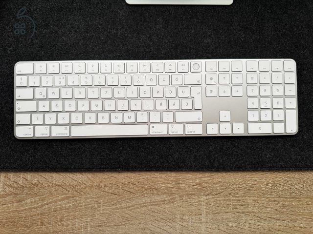 Apple Magic Keyboard with Touch ID and Numeric Keypad 