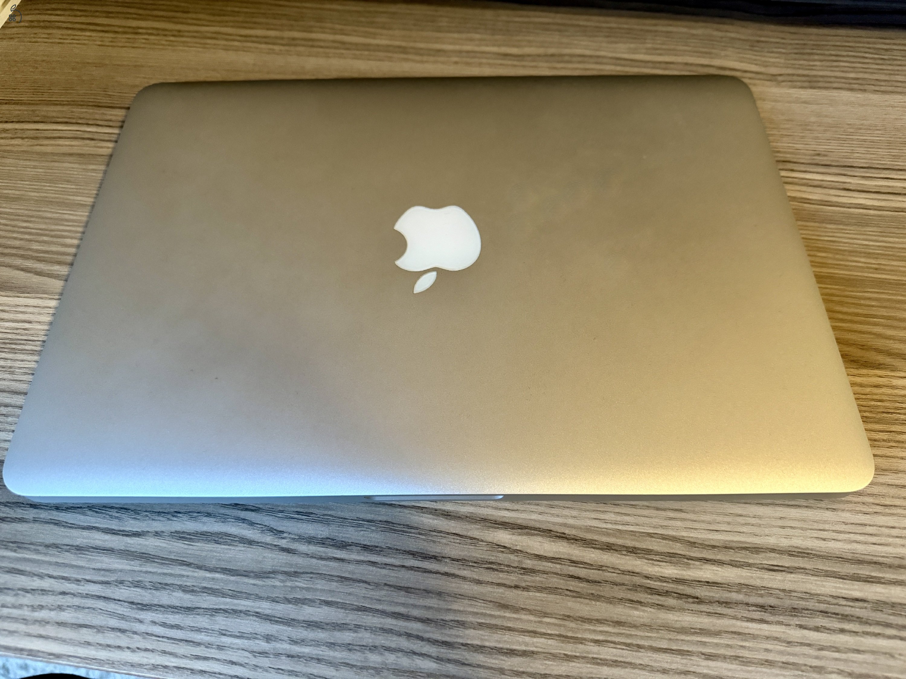 Macbook Pro Retina (2015| i5 2.7gHz, 8Gb, 256 ssd,) magyar!