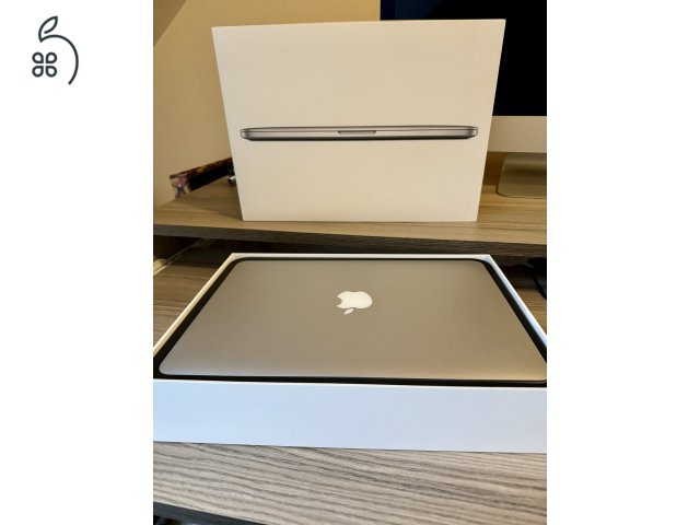 Macbook Pro Retina (2015| i5 2.7gHz, 8Gb, 256 ssd,) magyar!