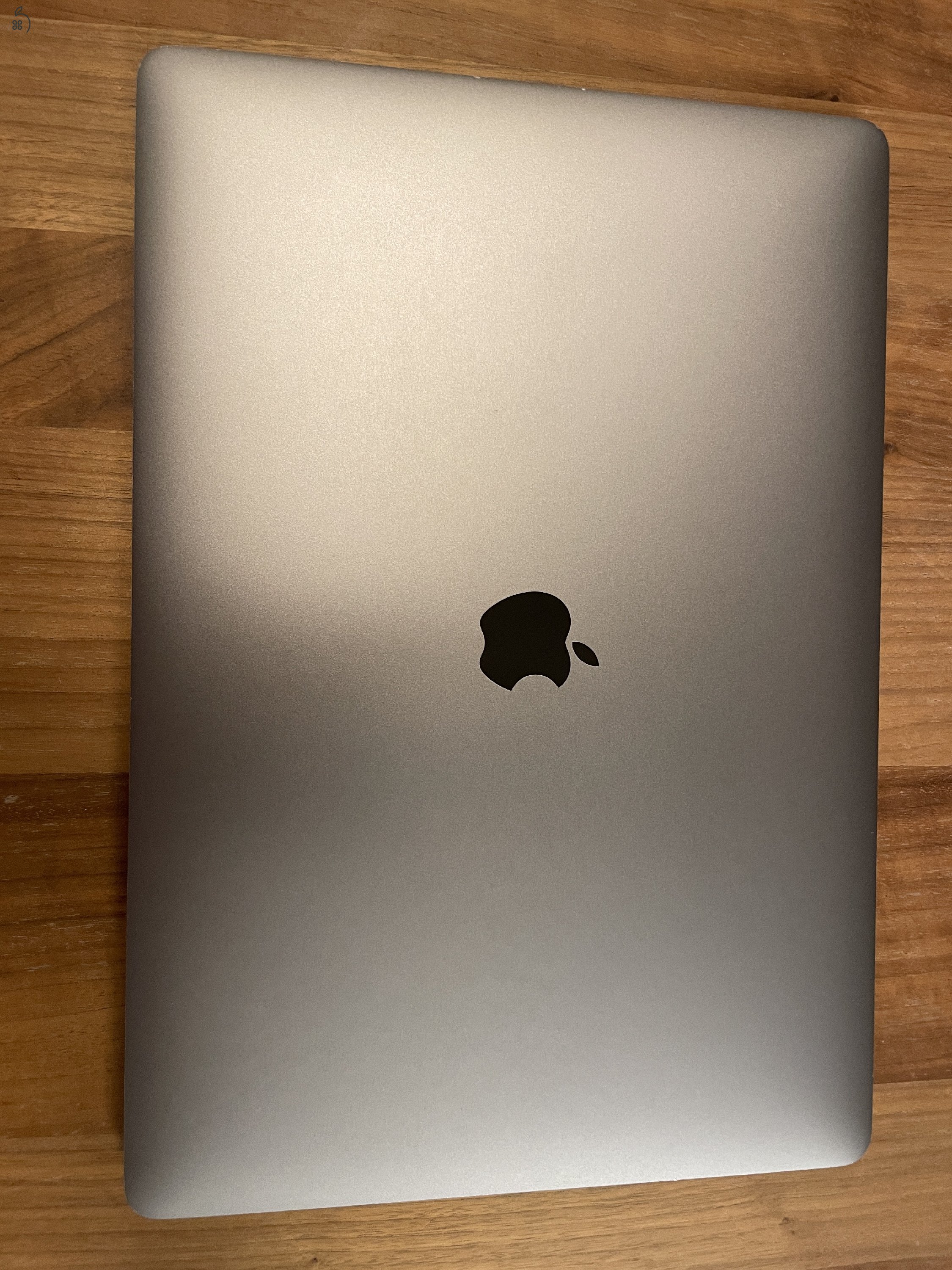 MacBook Pro 15″, 2017., i7 -2,6 GHz, 16 GB RAM, 512 GB SSD, TouchBar, magyar bill.