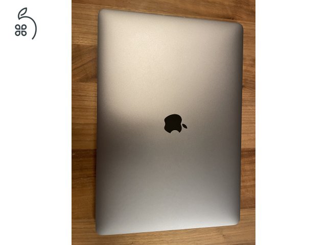 MacBook Pro 15″, 2017., i7 -2,6 GHz, 16 GB RAM, 512 GB SSD, TouchBar, magyar bill.