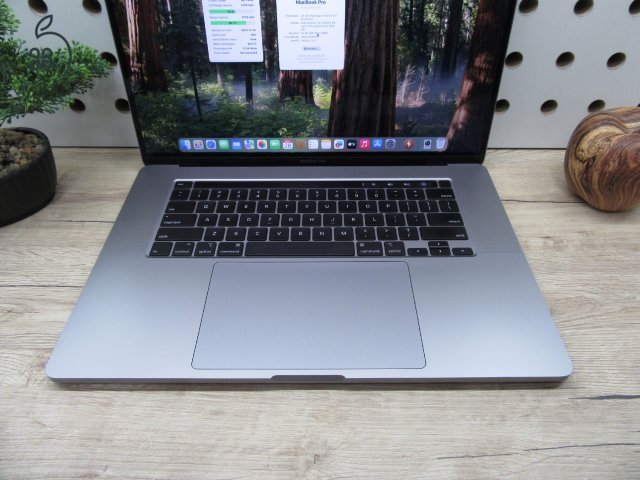 Apple Retina Macbook Pro 16 - 2019 - Használt, karcmentes