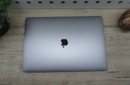 Apple Retina Macbook Pro 16 - 2019 - Használt, karcmentes