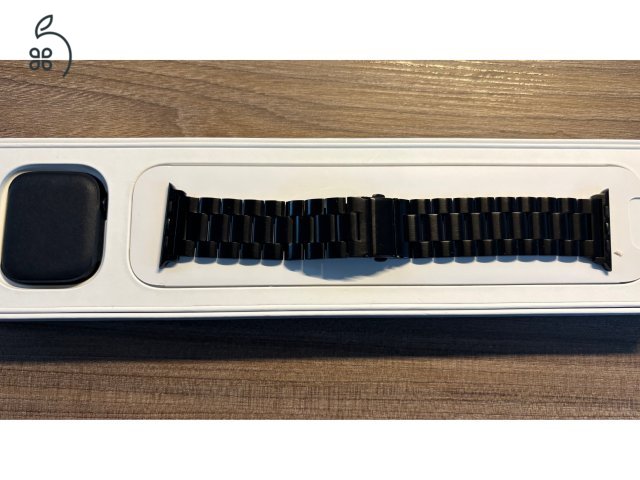 Apple Watch Series 7 steel szíjjal 45mm