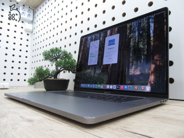 Apple Retina Macbook Pro 16 - 2019 - Használt