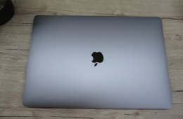 Apple Retina Macbook Pro 16 - 2019 - Használt, megkímélt